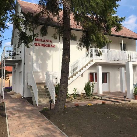 Melania Vendeghaz Hotel Balatonfokajar Exterior photo