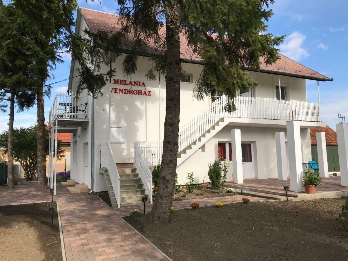 Melania Vendeghaz Hotel Balatonfokajar Exterior photo